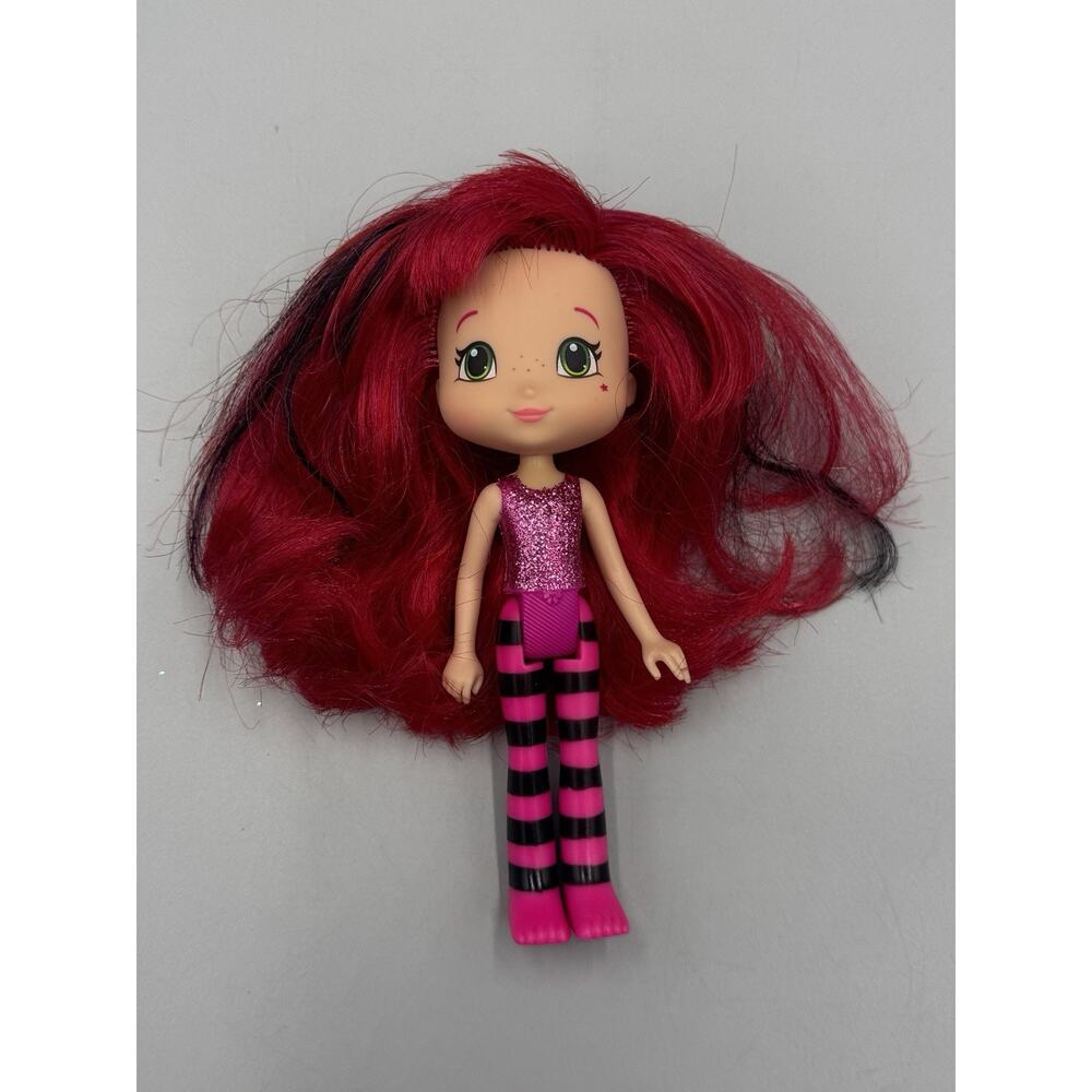 2014 Strawberry Shortcake Sweet Beats Doll Red Black Hair Sparkle Top 5.5" TCFC